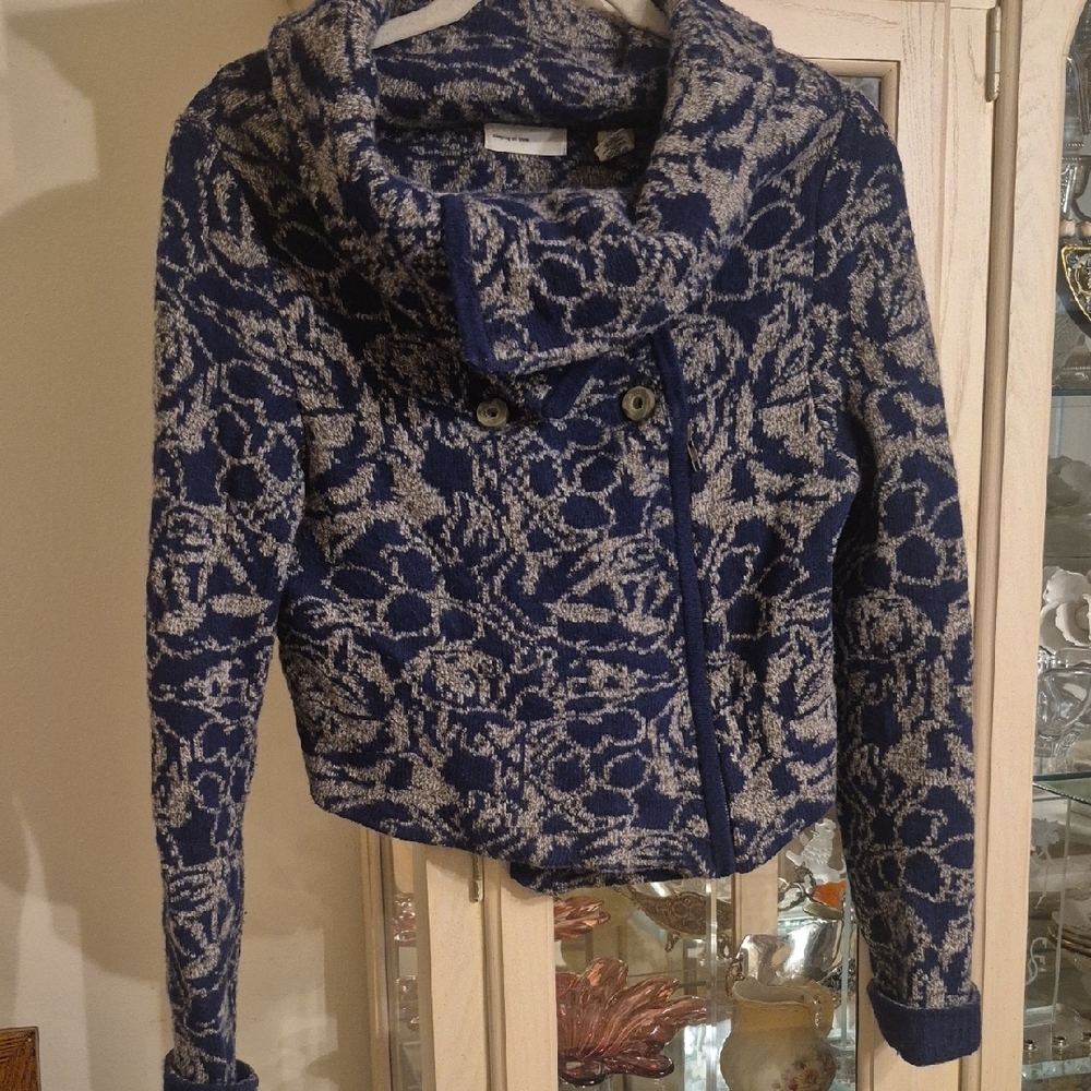 Anthropologie Women's Blue and Grey Cropped Sweater